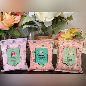 🆕🪷 ENCHANTE “THE NIGHTMARE BEFORE CHRISTMAS” FACIAL WIPES SET. BRAND NEW.